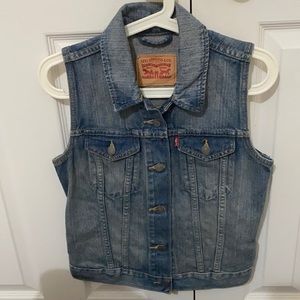 Levi’s Denim Jacket Vest Women’s